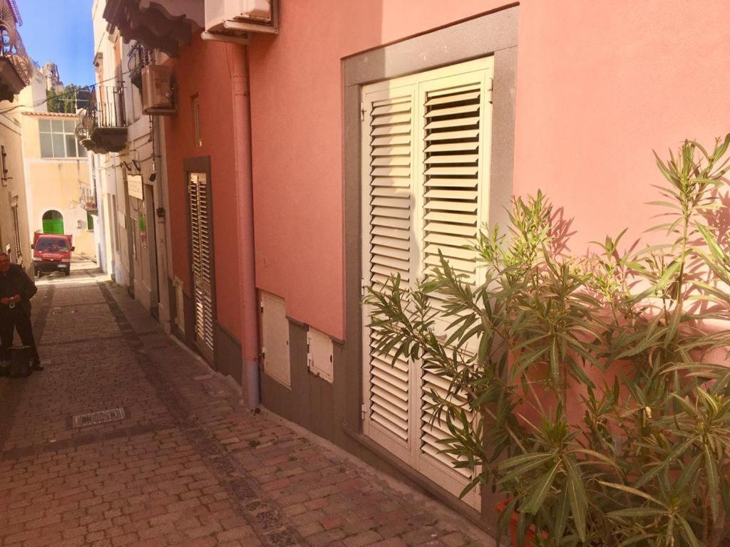 Casa Mafalda B&B Липари Екстериор снимка