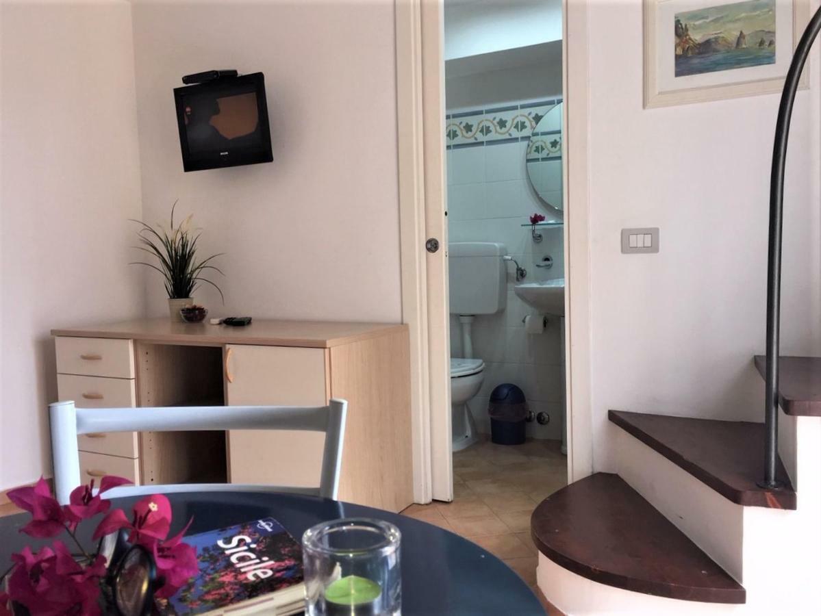 Casa Mafalda B&B Липари Екстериор снимка